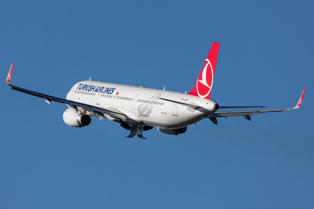 Hamburg Airport: Turkish Airlines (TK / THY) |  Airbus A321-231 A321 | TC-JTO | MSN 7299