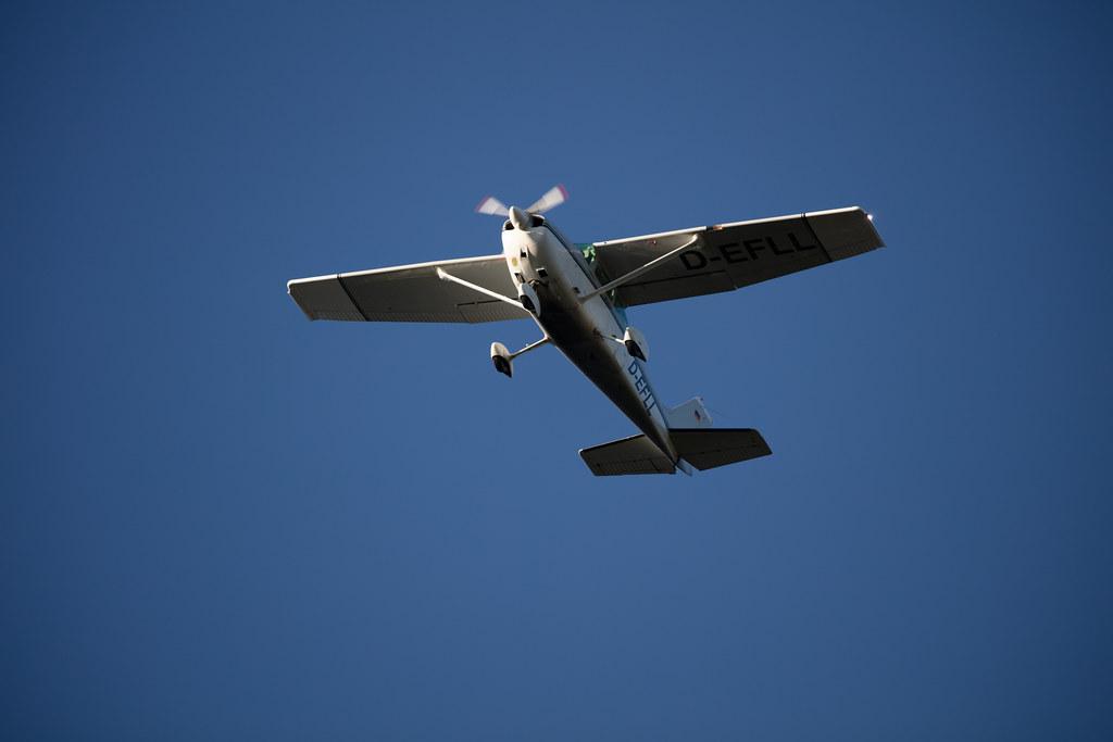 Hamburg Airport: Private owner |  Cessna 172P Skyhawk C172 | D-EFLL | MSN 172-75489