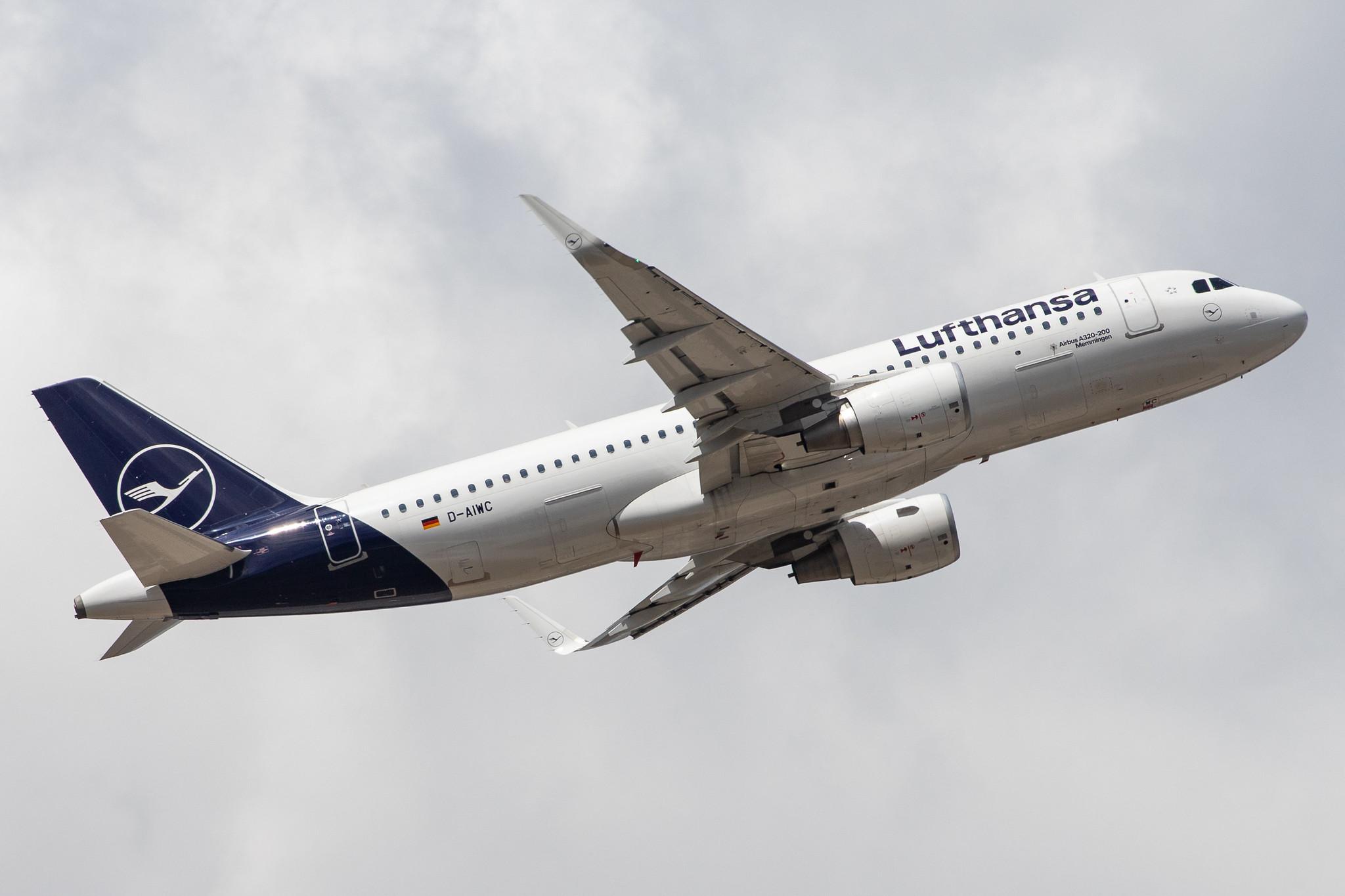 Frankfurt Airport: Lufthansa (LH / DLH) |  Airbus A320-214 A320 | D-AIWC | MSN 8667