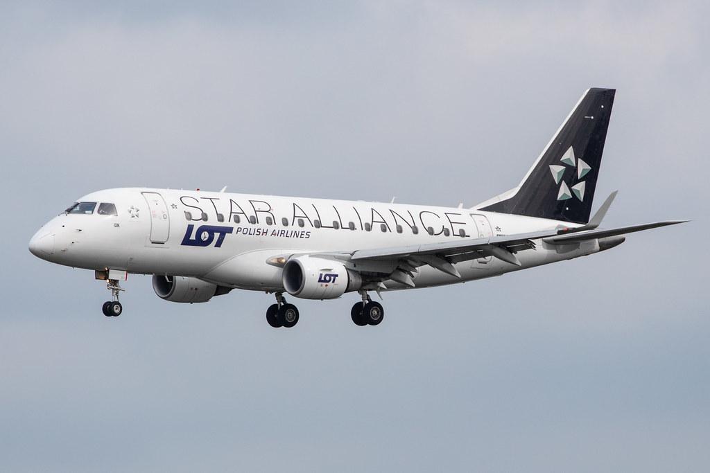 Hamburg Airport: LOT (LO / LOT) |  Livery: Star Alliance Livery |  Embraer E170STD E170 | SP-LDK | MSN 17000074