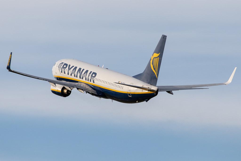 Hamburg Airport: Ryanair (FR / RYR) |  Boeing 737-8AS B738 | EI-DHF | MSN 33575