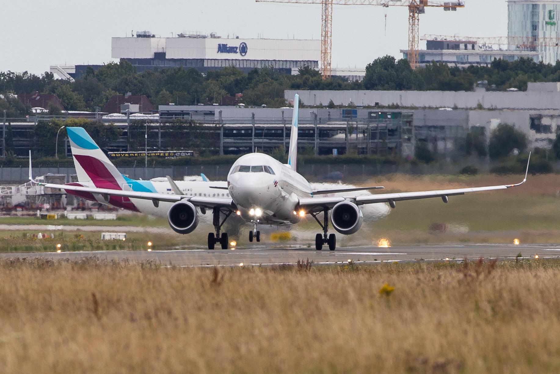 Hamburg Airport: Eurowings (EW / EWG) |  Airbus A320-214 A320 | D-AEWJ | MSN 7216