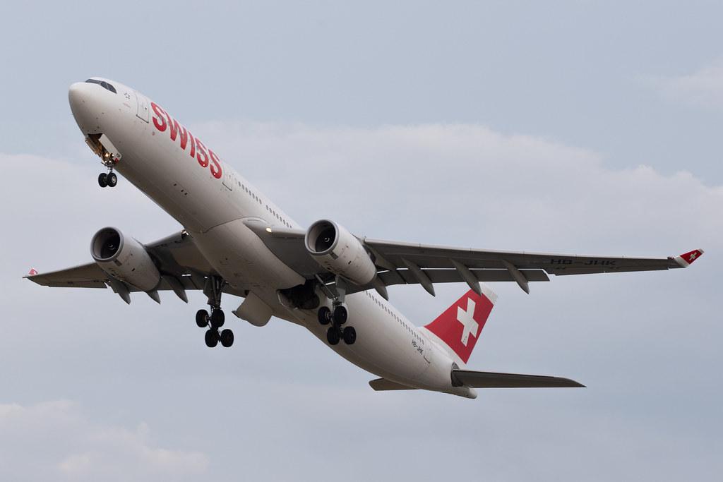 Hamburg Airport: Swiss (LX / SWR) |  Airbus A330-343 A333 | HB-JHK | MSN 1276
