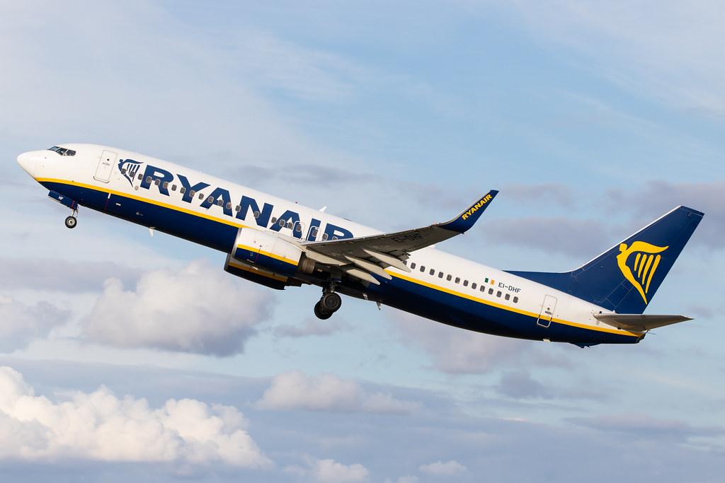 Hamburg Airport: Ryanair (FR / RYR) |  Boeing 737-8AS B738 | EI-DHF | MSN 33575
