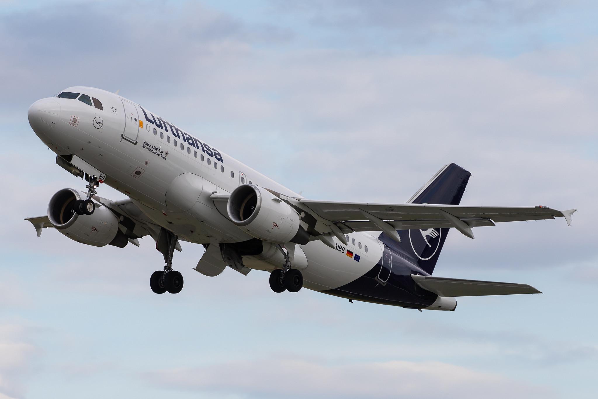 Hamburg Airport: Lufthansa (LH / DLH) |  Airbus A319-112 A319 | D-AIBG | MSN 4841