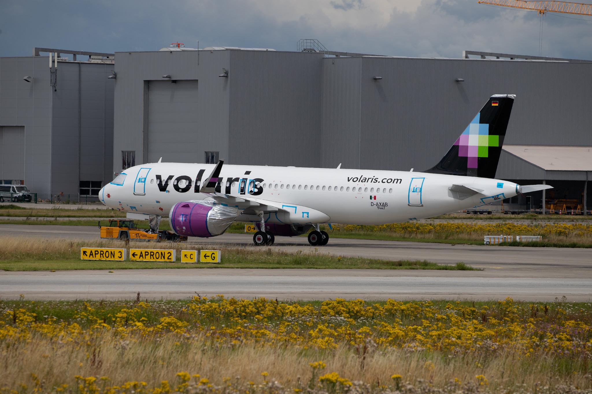 Hamburg Finkenwerder: Volaris (Y4 / VOI) |  Airbus A320-271N A20N | D-AXAB | MSN 9447