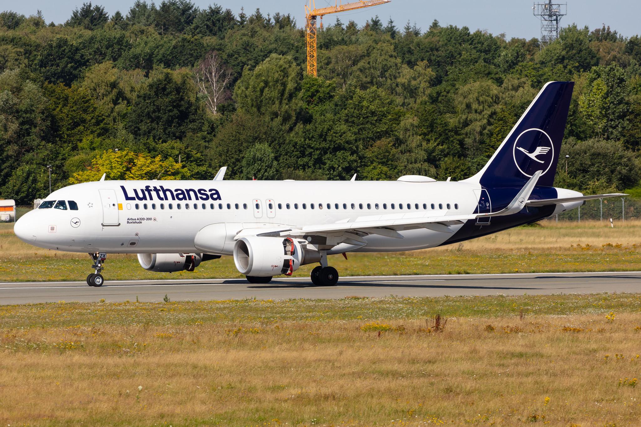 Hamburg Airport: Lufthansa (LH / DLH) |  Airbus A320-214 A320 | D-AIZX | MSN 5741