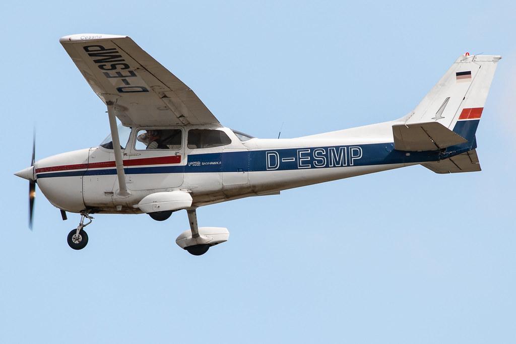 Hamburg Airport: Private Owner |  Reims F172N Skyhawk 100 | D-ESMP | MSN F17201633