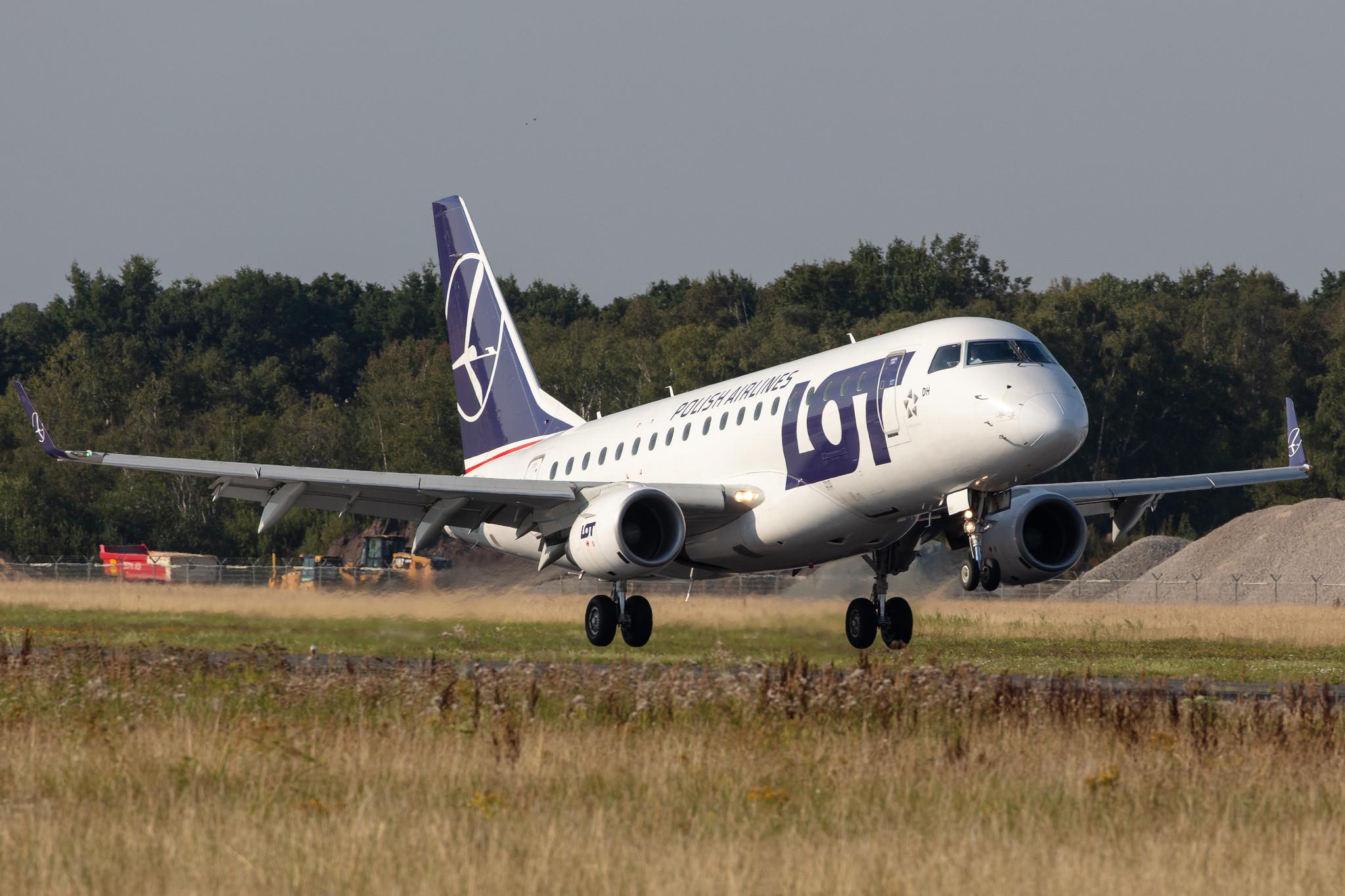 Hamburg Airport: LOT (LO / LOT) |  Embraer E170STD E170 | SP-LDH | MSN 17000069