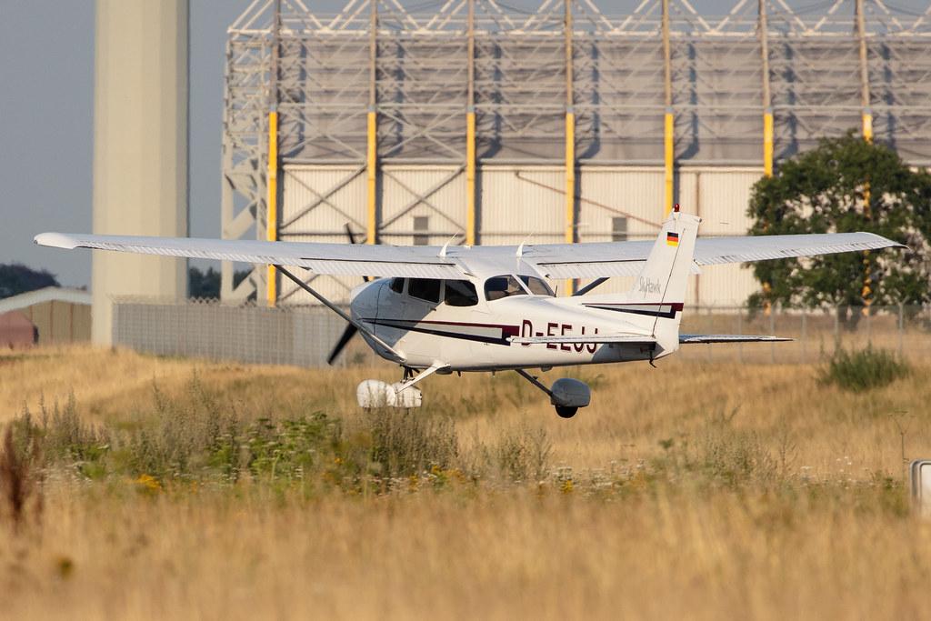Hamburg Airport: Private owner |  Cessna 172R Skyhawk C172 | D-EEJJ | MSN 17280813