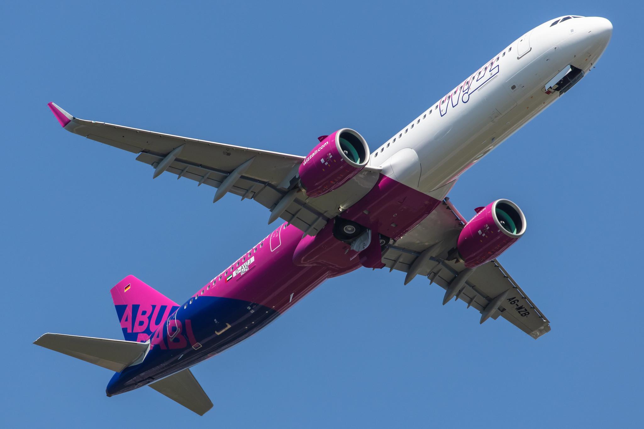 Hamburg Airport: Wizz Air Abu Dhabi (5W / WAZ) |  Airbus A321-271NX A21N | D-AVZJ | MSN 9429