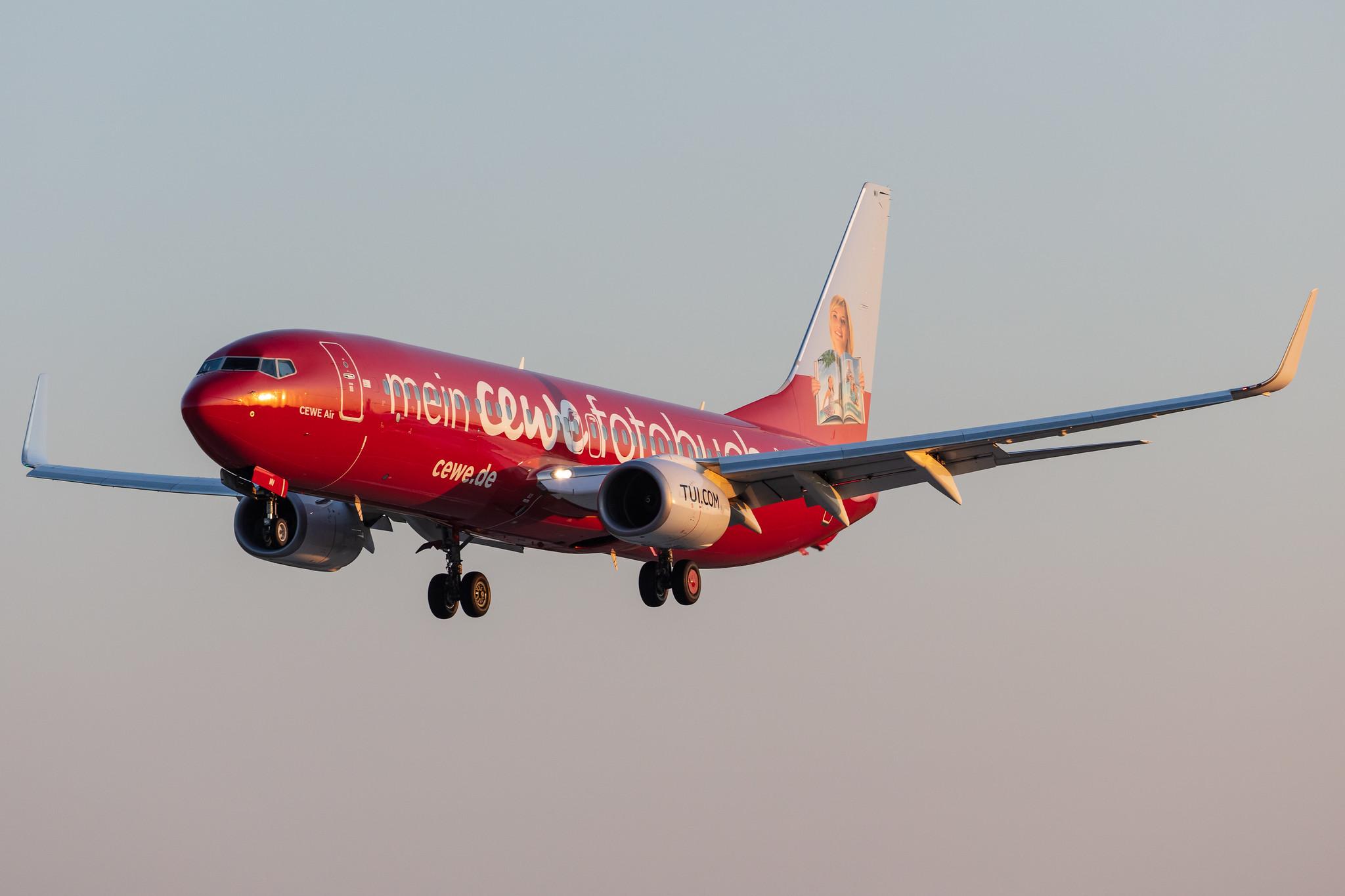Hamburg Airport: TUI (X3 / TUI) |  Livery: Cewe Fotobuch Livery | Operator: TUI fly |  Boeing 737-86J B738 | D-ABMV | MSN 37785