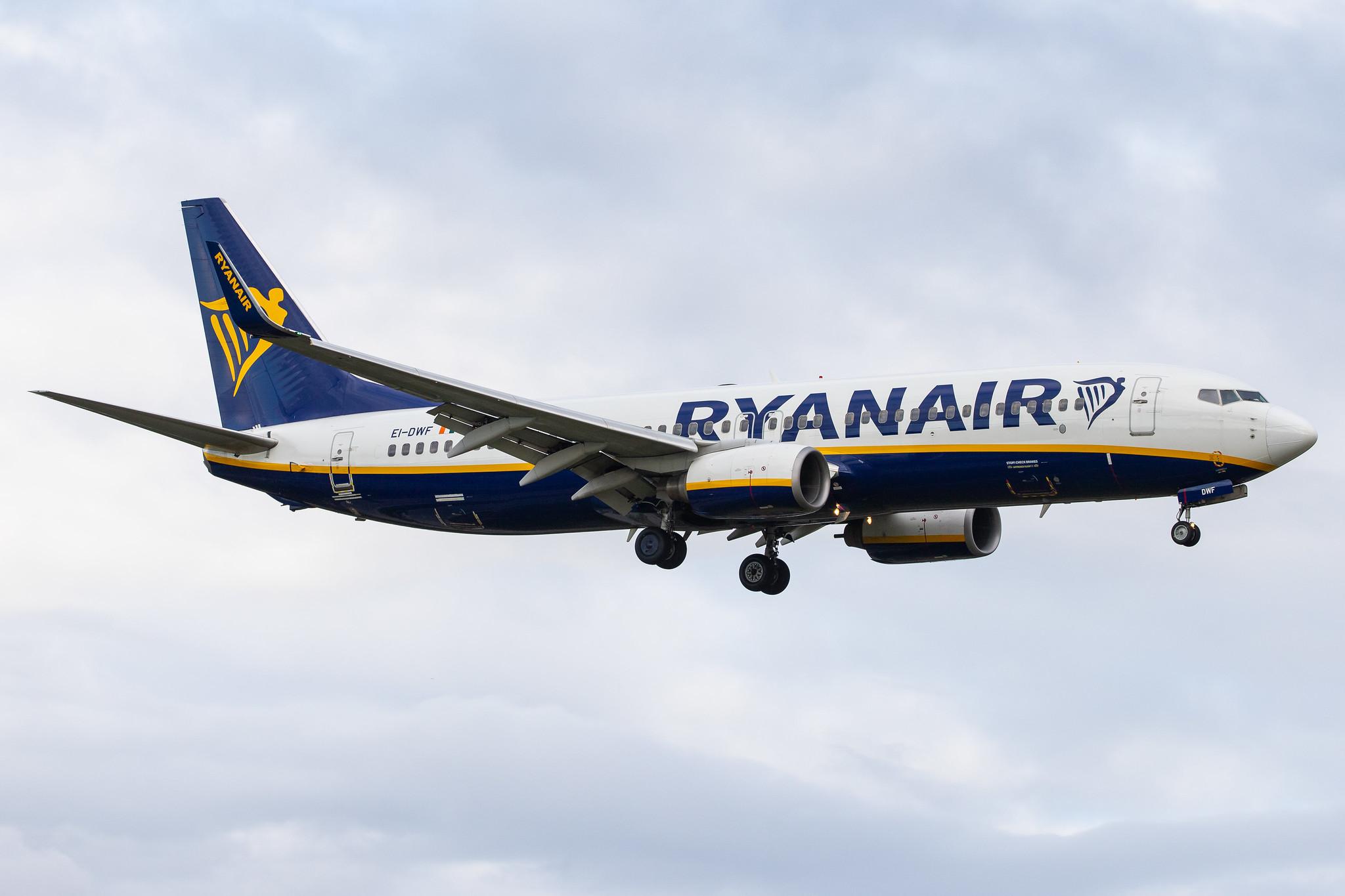 Hamburg Airport: Ryanair (FR / RYR) |  Boeing 737-8AS B738 | EI-DWF | MSN 33619