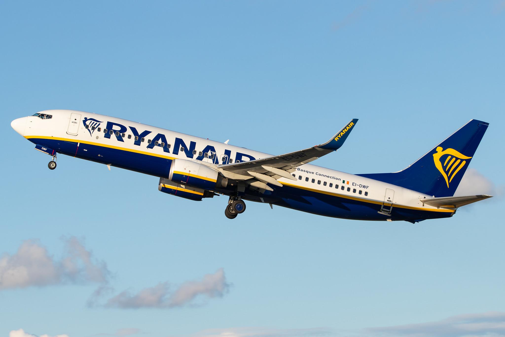 Hamburg Airport: Ryanair (FR / RYR) |  Boeing 737-8AS B738 | EI-DWF | MSN 33619