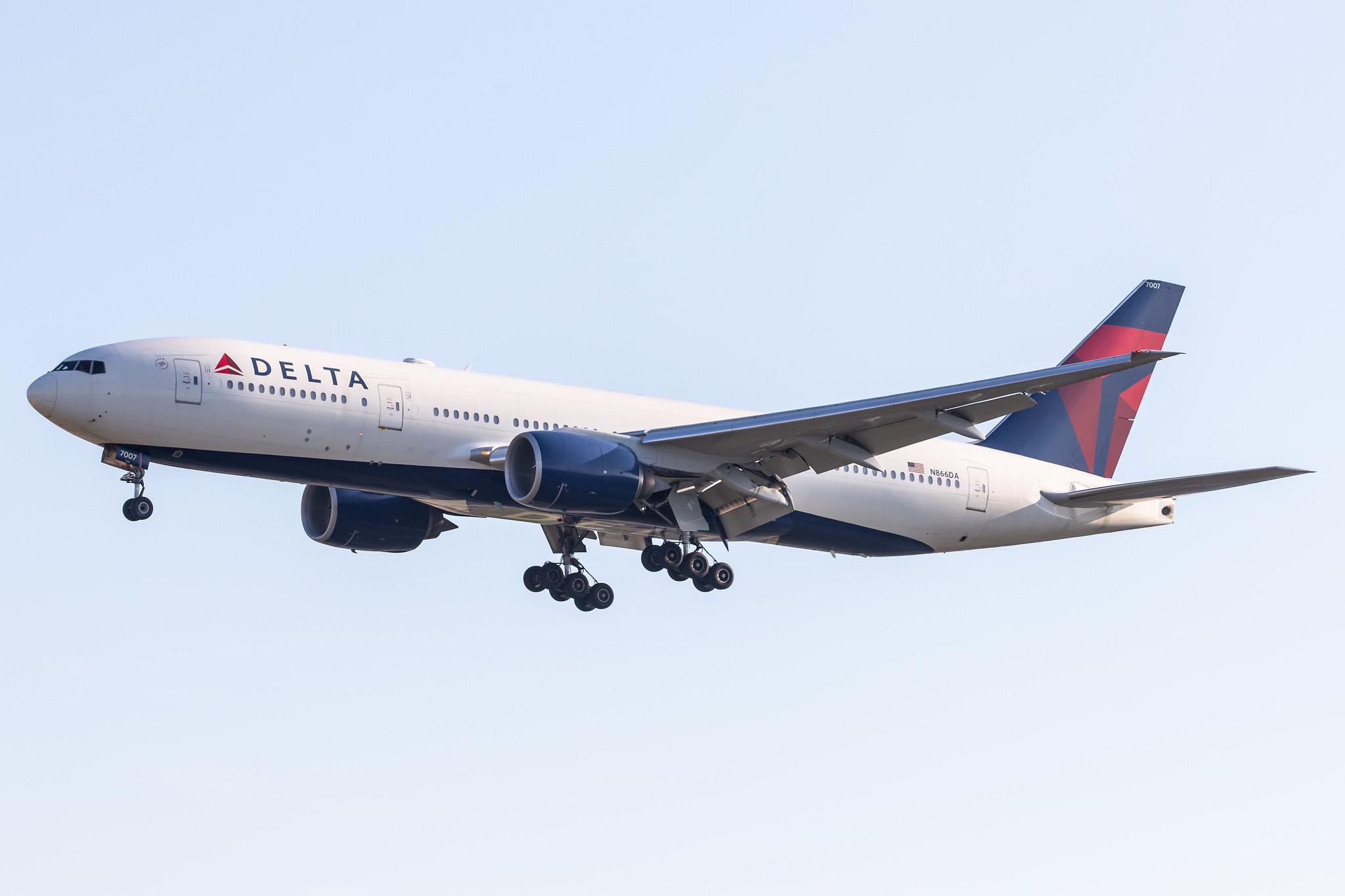 Frankfurt Airport: Delta Air Lines (DL / DAL) |  Boeing 777-232(ER) B772 | N866DA | MSN 29738