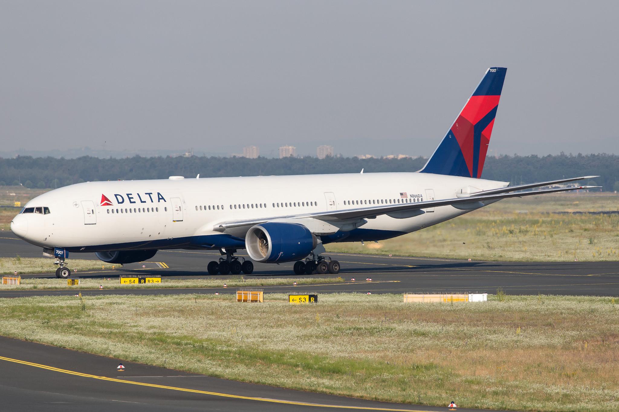 Frankfurt Airport: Delta Air Lines (DL / DAL) |  Boeing 777-232(ER) B772 | N866DA | MSN 29738