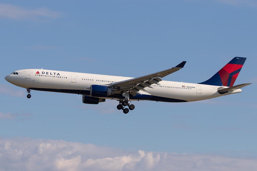 Frankfurt Airport: Delta Air Lines (DL / DAL) |  Airbus A330-323 A333 | N806NW | MSN 0578