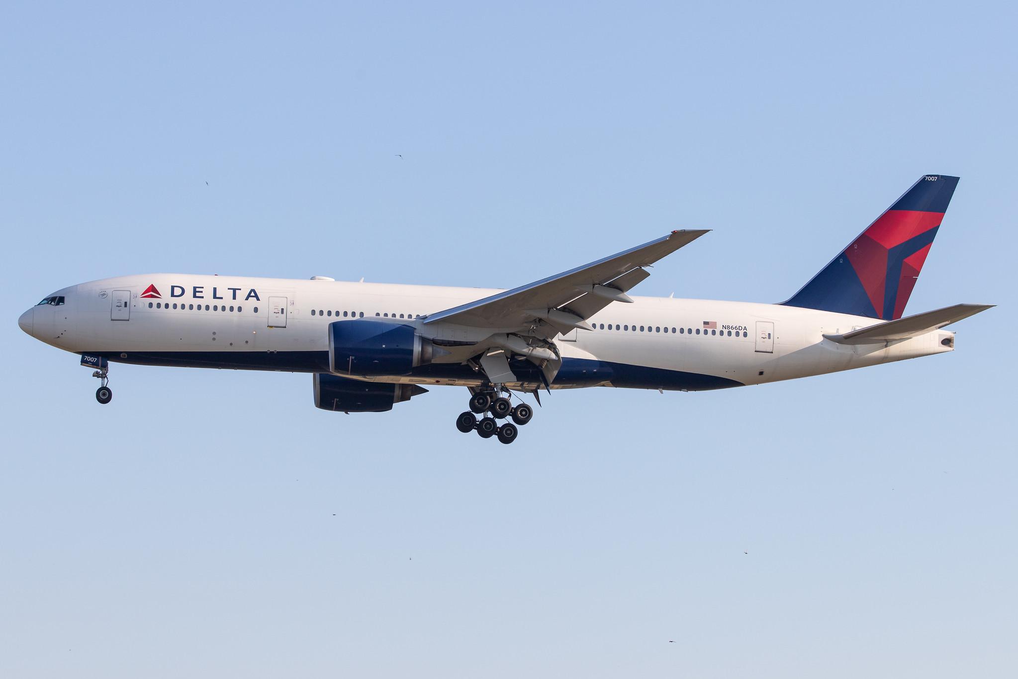 Frankfurt Airport: Delta Air Lines (DL / DAL) |  Boeing 777-232(ER) B772 | N866DA | MSN 29738