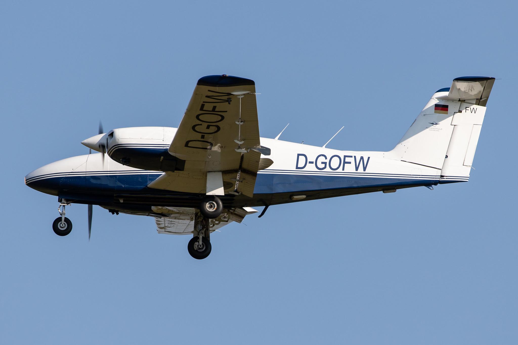 Hamburg Airport: Flugschule Hamburg |  Piper PA-44-180 Seminole PA44 | D-GOFW | MSN 44-7995123