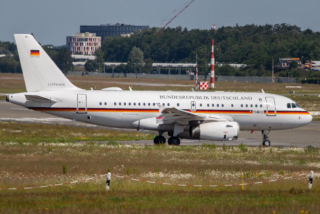 Hamburg Airport: German Air Force (/ GAF) |  Airbus A319-133(CJ) A319 | 15+02 | MSN 4060