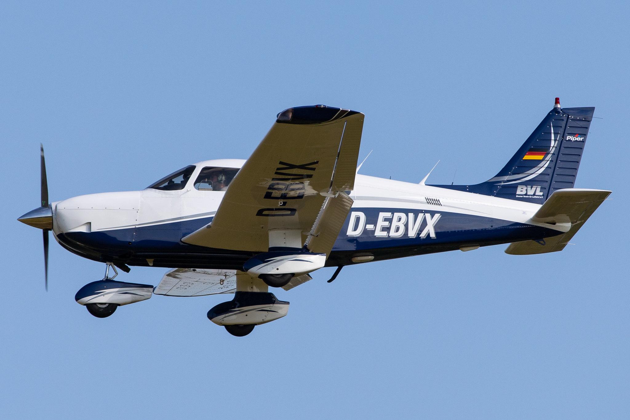 Hamburg Airport: Private owner |  Piper PA-28-181 Archer II P28A | D-EBVX | MSN 2890223