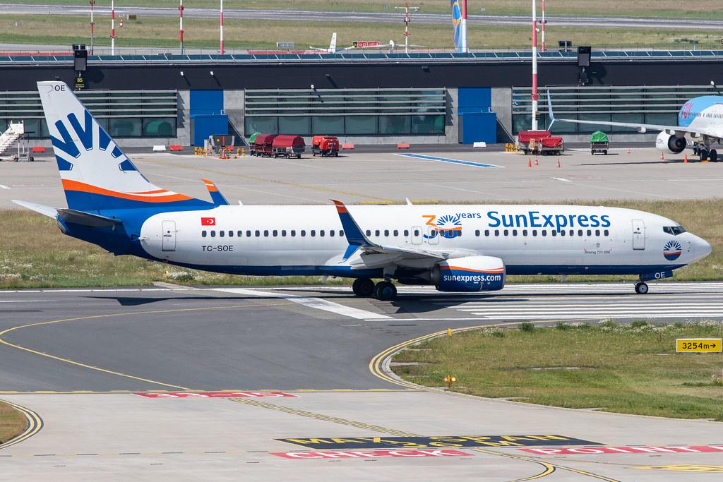 Hamburg Airport: SunExpress (XQ / SXS) |  Boeing 737-8HC B738 | TC-SOE | MSN 61177