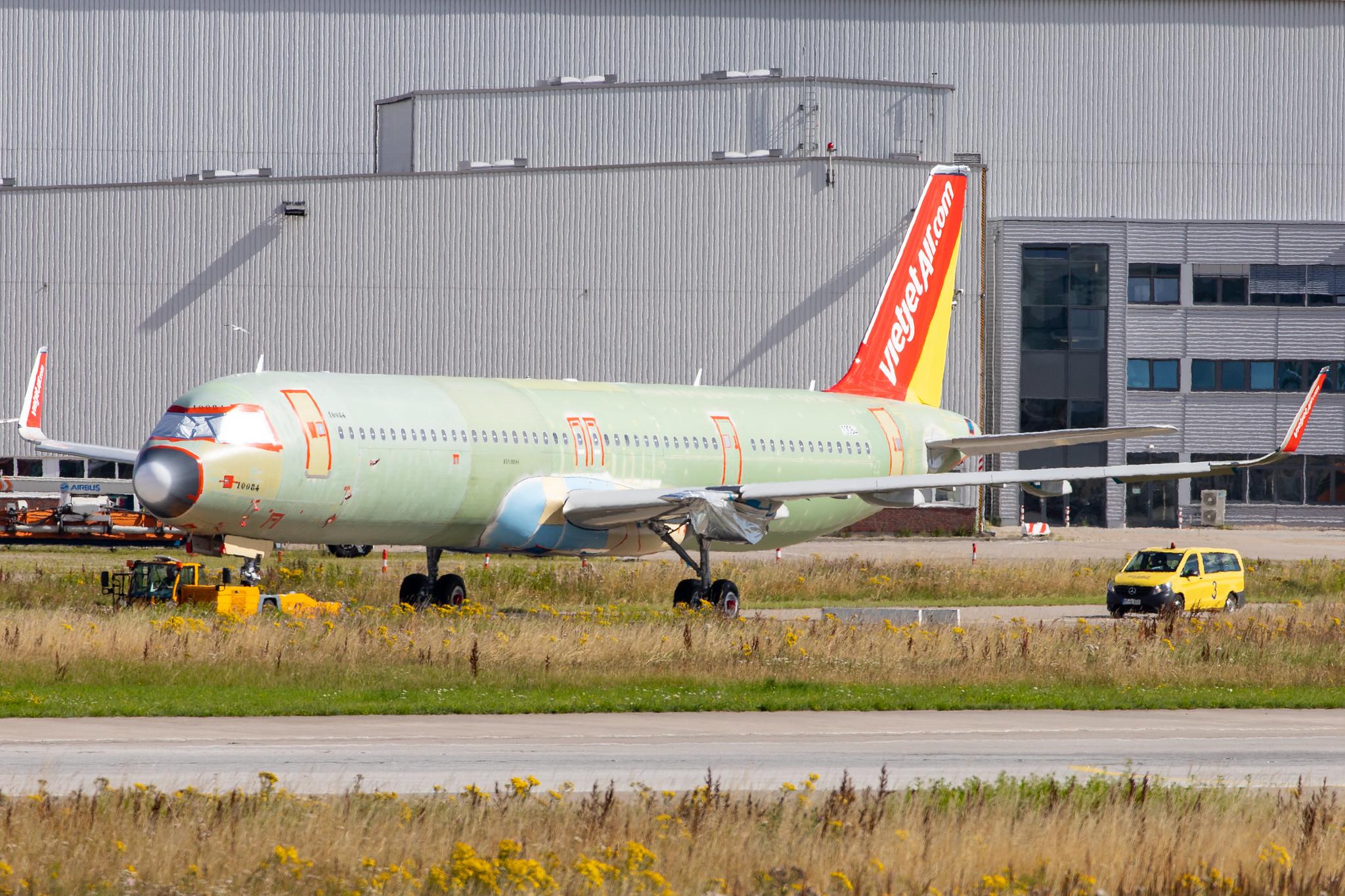 Hamburg Finkenwerder: VietJetAir (VJ / VJC) |  Airbus A321-271NX A21N | D-AYAD | MSN 10084
