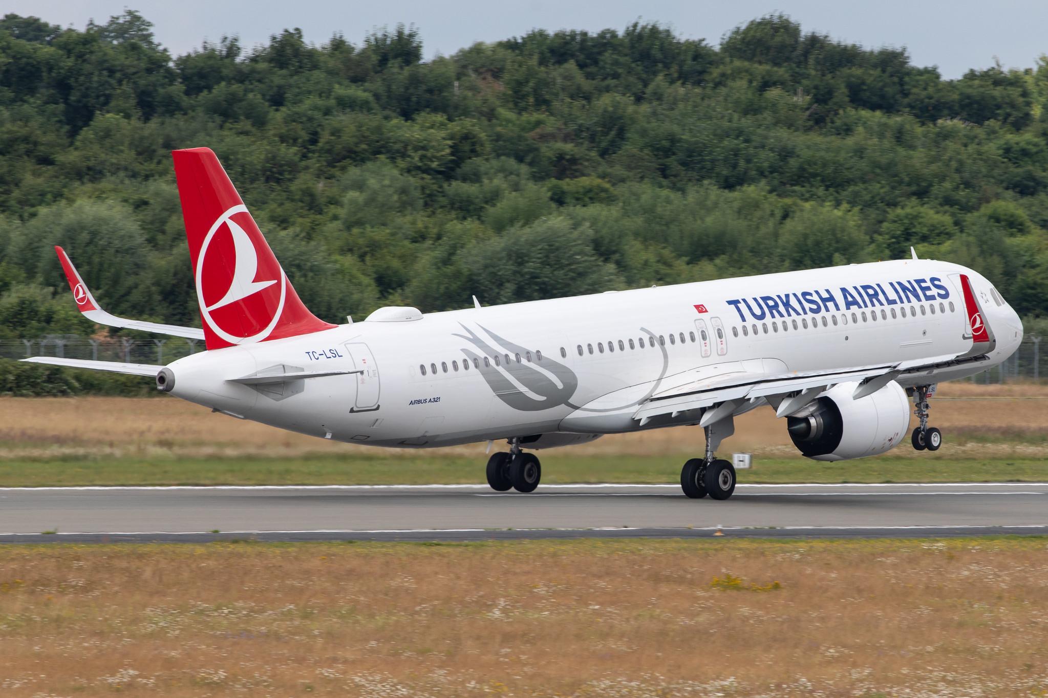 Hamburg Airport: Turkish Airlines (TK / THY) |  Airbus A321-271NX A21N | TC-LSL | MSN 9000