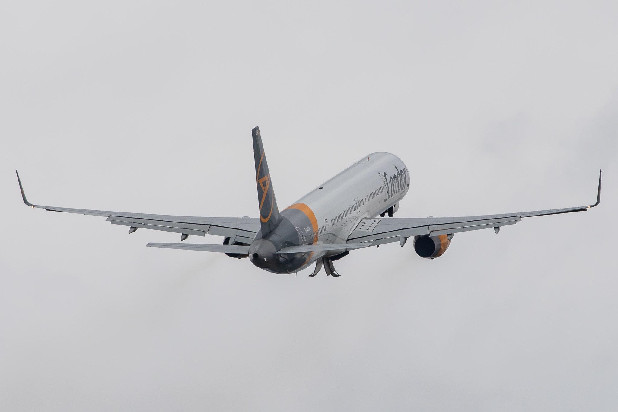 Hamburg Airport: Condor (DE / CFG) |  Boeing 757-330 B753 | D-ABOH | MSN 30030