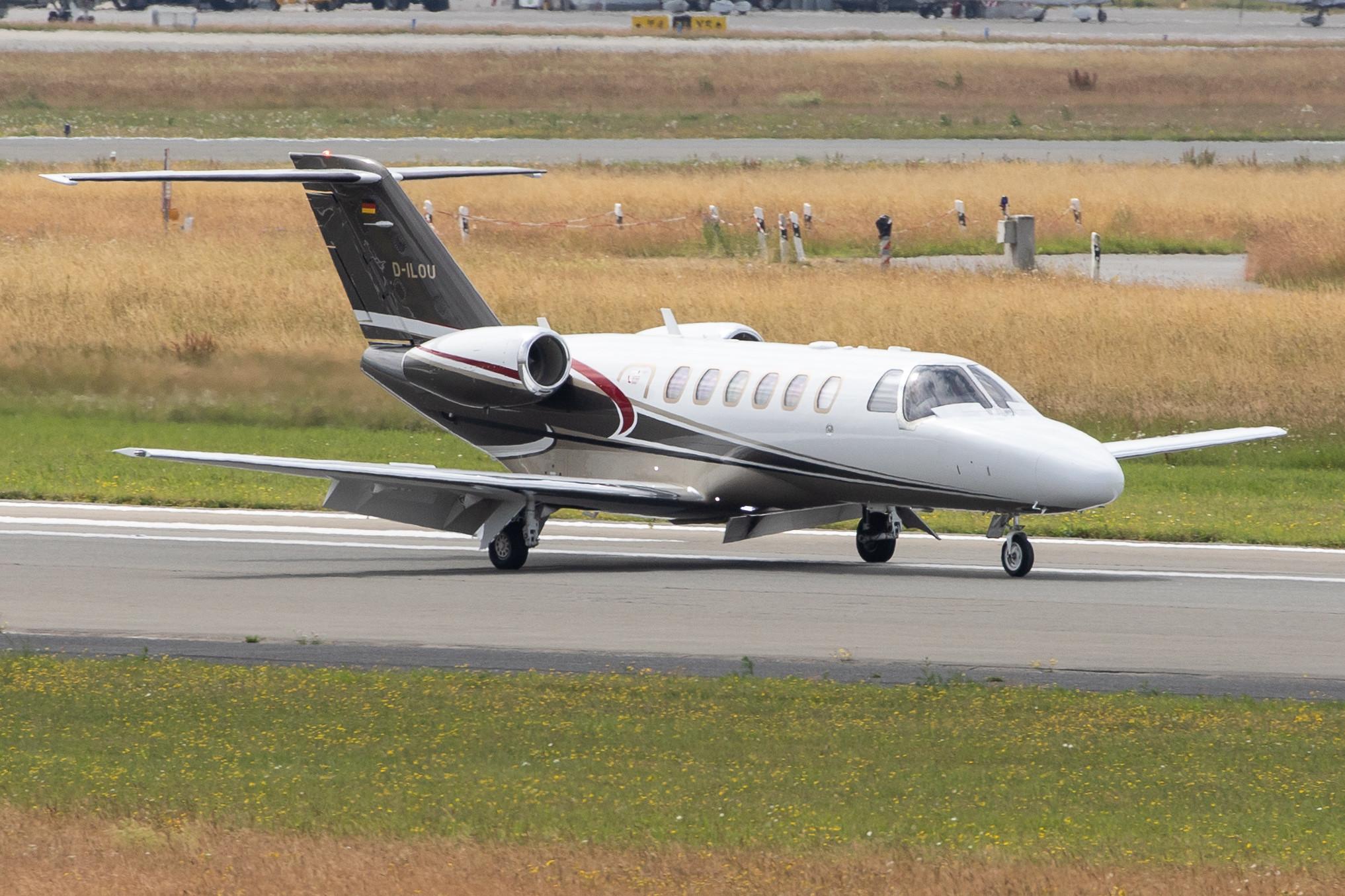 Hamburg Airport: Sylt Air (7E / AWU) |  Cessna 525A CitationJet CJ2+ C25A | D-ILOU | MSN 525A-0512