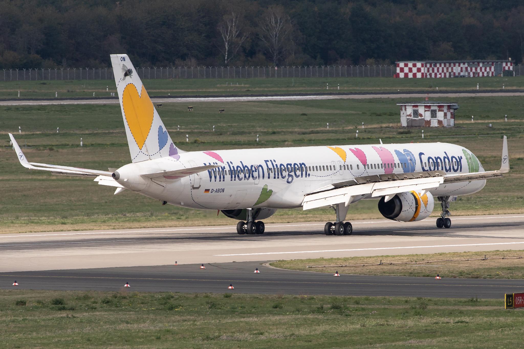 Düsseldorf Airport: Condor (DE / CFG) |  Livery: Wir Lieben Fliegen Livery |  Boeing 757-330 B753 | D-ABON | MSN 29023