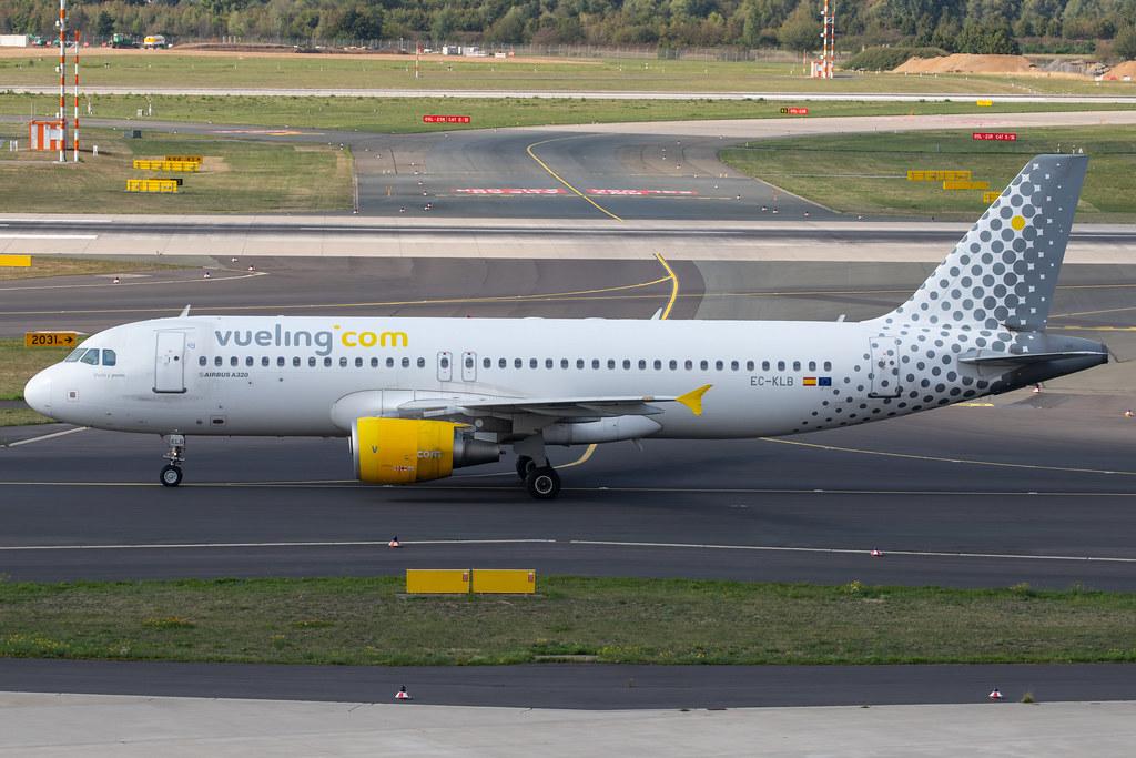 Düsseldorf Airport: Vueling (VY / VLG) |  Airbus A320-214 A320 | EC-KLB | MSN 3321