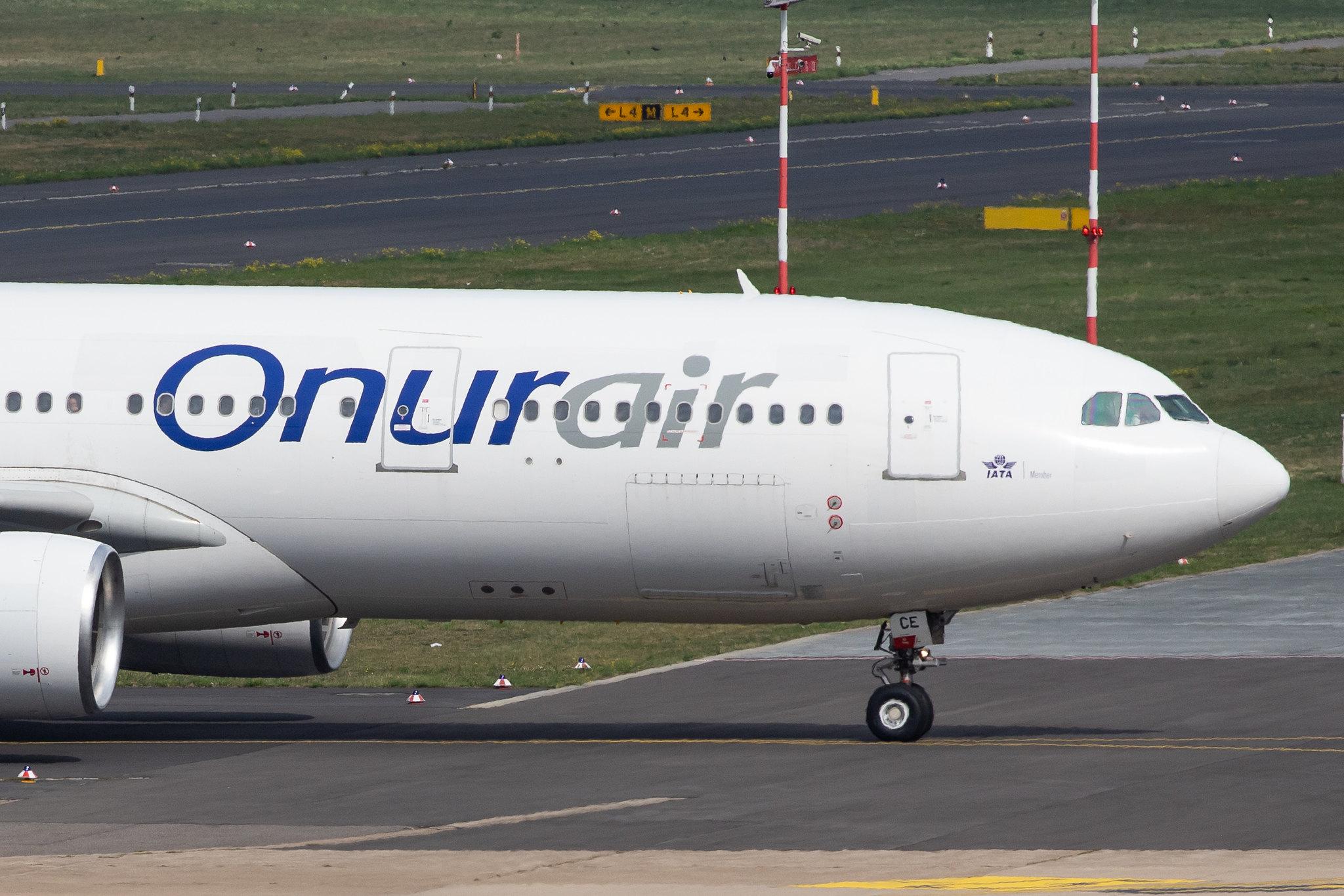 Düsseldorf Airport: Onur Air (8Q / OHY) |  Airbus A330-223 A332 | TC-OCE | MSN 0353