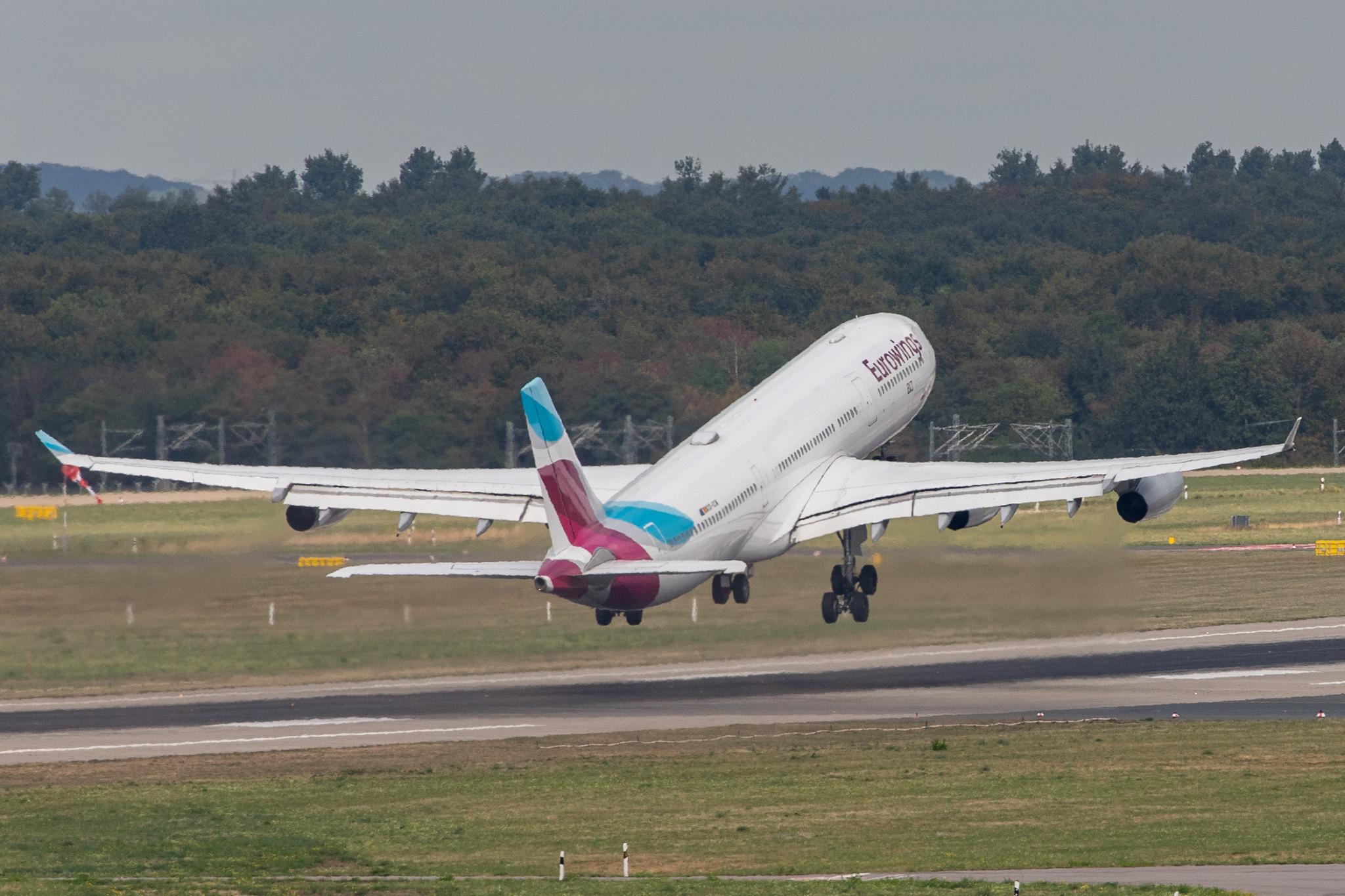 Düsseldorf Airport: Eurowings (EW / EWG) | Operator: Brussels Airlines |  Airbus A340-313 A343 | OO-SCW | MSN 335