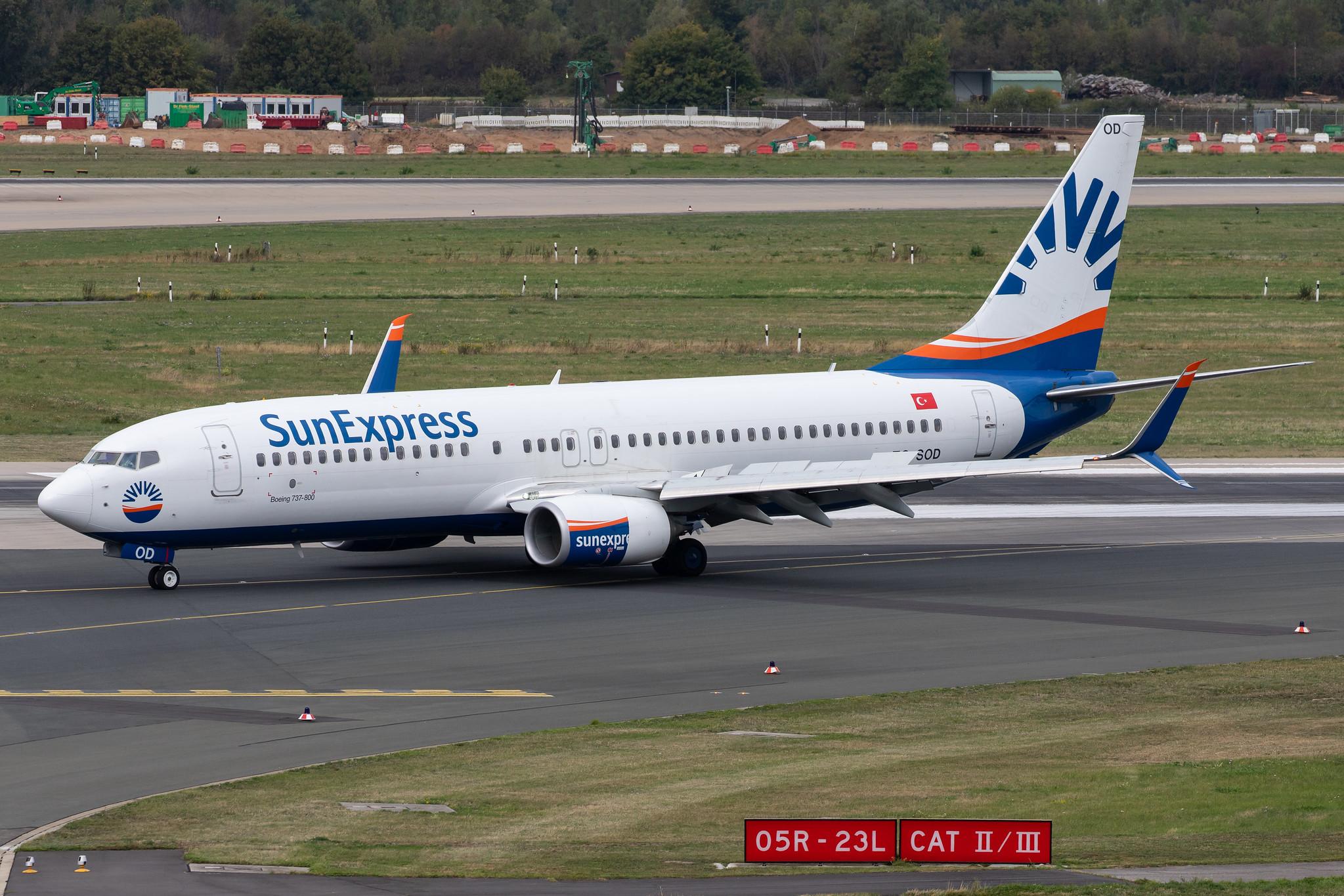 Düsseldorf Airport: SunExpress (XQ / SXS) |  Boeing 737-8HC B738 | TC-SOD | MSN 61176