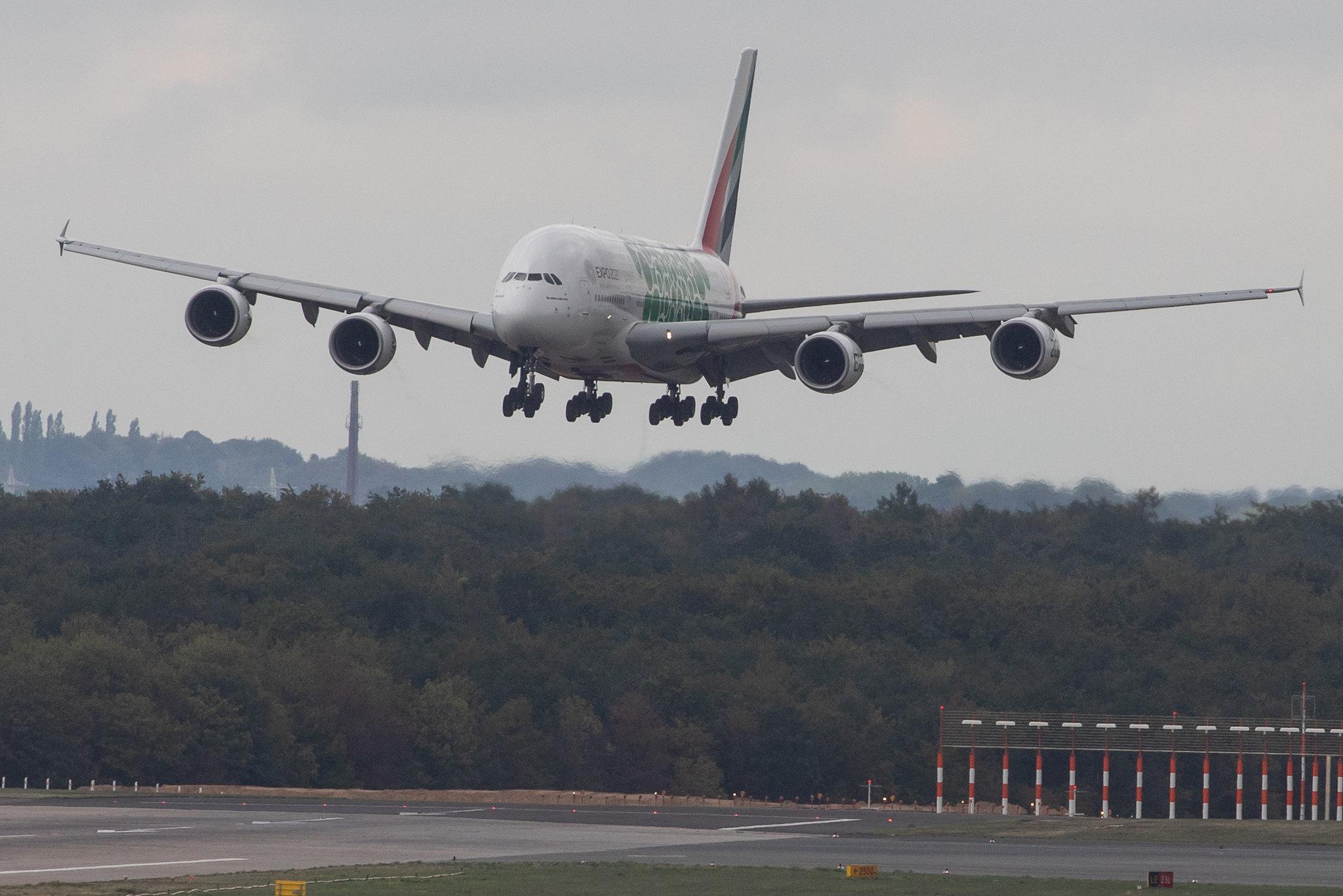 Düsseldorf Airport: Emirates (EK / UAE) |  Livery: Expo 2020 - Sustainability Livery |  Airbus A380-861 A388 | A6-EOW | MSN 207
