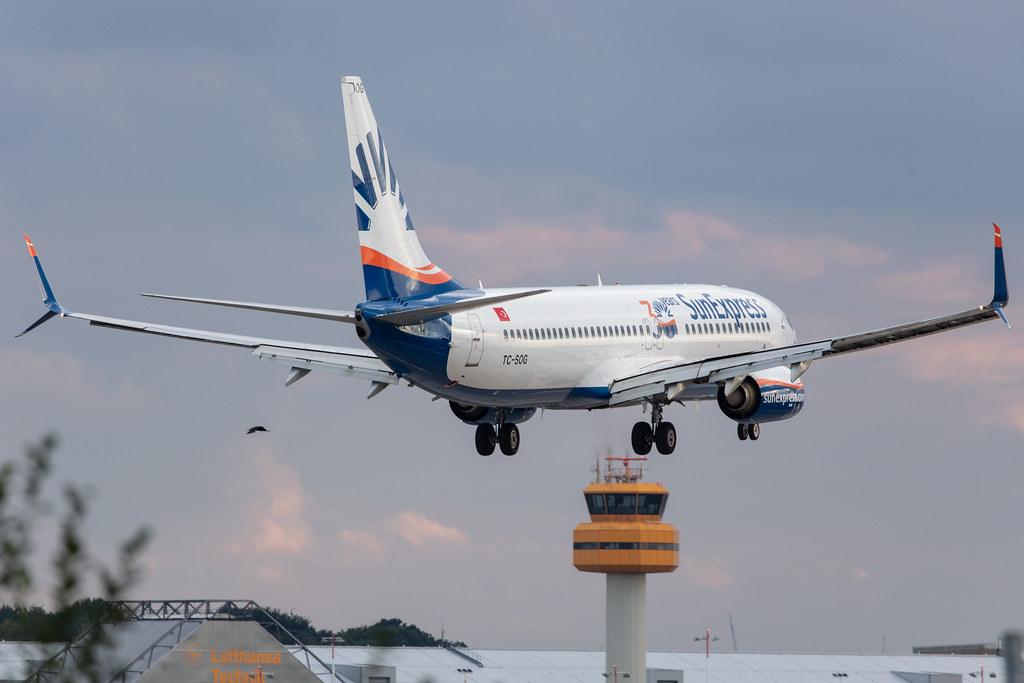 Hamburg Airport: SunExpress (XQ / SXS) |  Boeing 737-8HC B738 | TC-SOG | MSN 61179