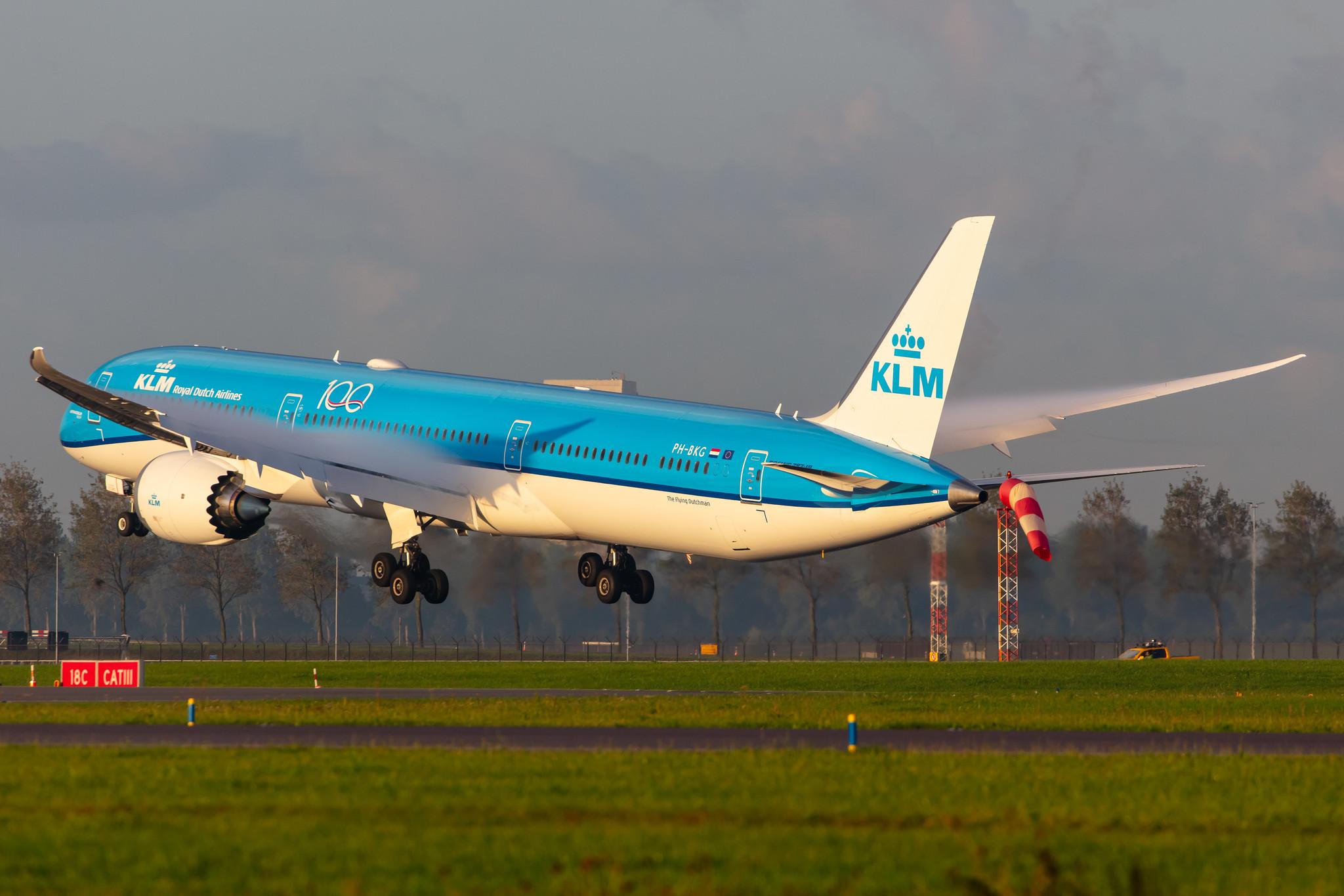 Amsterdam Airport Schiphol: KLM (KL / KLM) |  Boeing 787-10 Dreamliner B78X | PH-BKG | MSN 42508