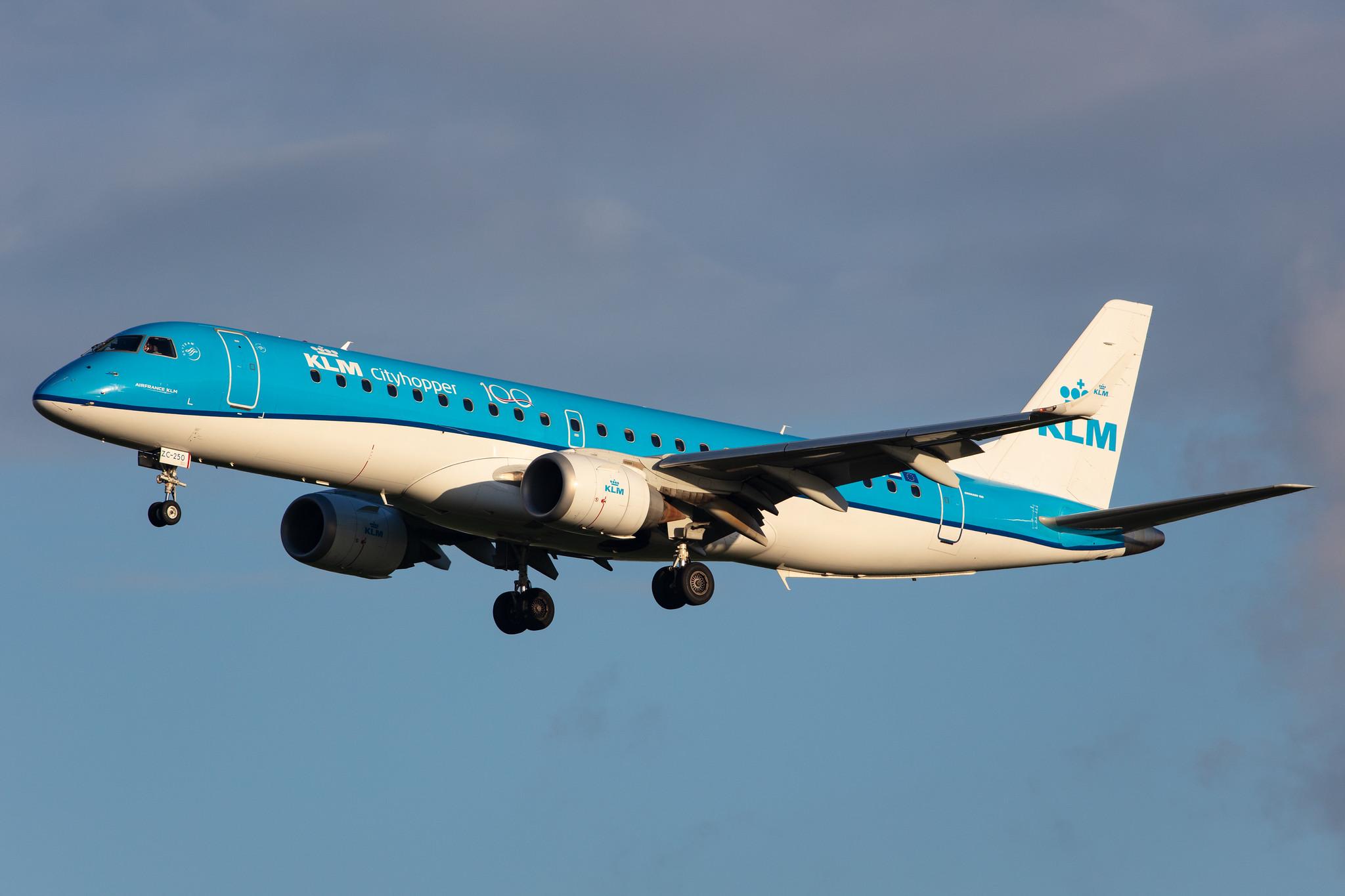 Amsterdam Airport Schiphol: KLM (KL / KLM) | Operator: KLM Cityhopper |  Embraer E190STD E190 | PH-EZC | MSN 19000250