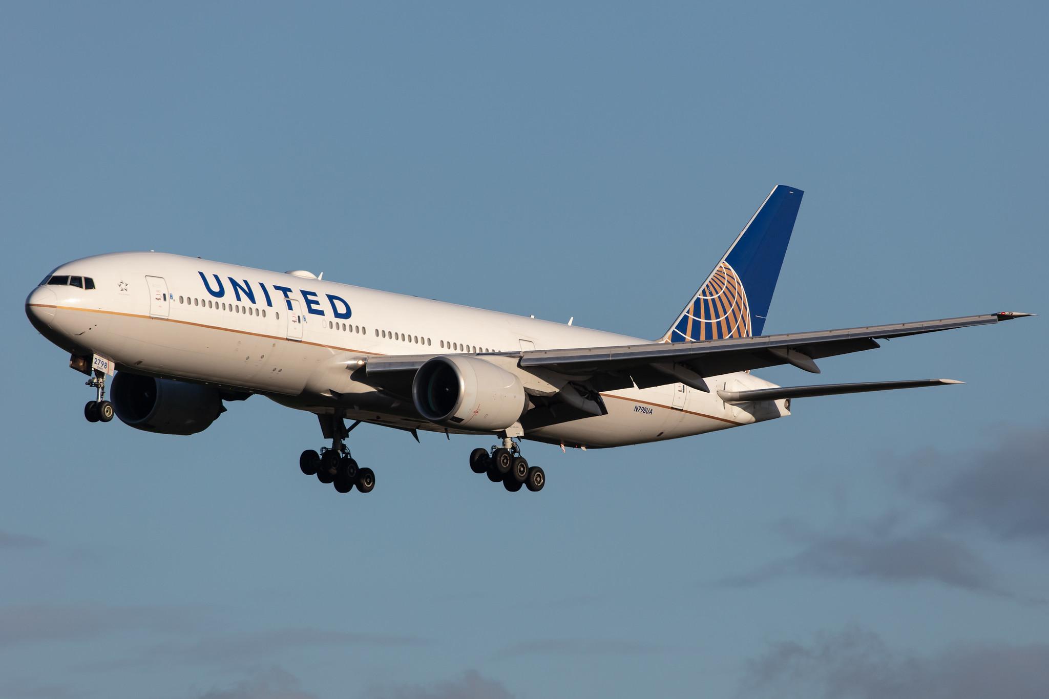 Amsterdam Airport Schiphol: United Airlines (UA / UAL) |  Boeing 777-222(ER) B772 | N798UA | MSN 26928