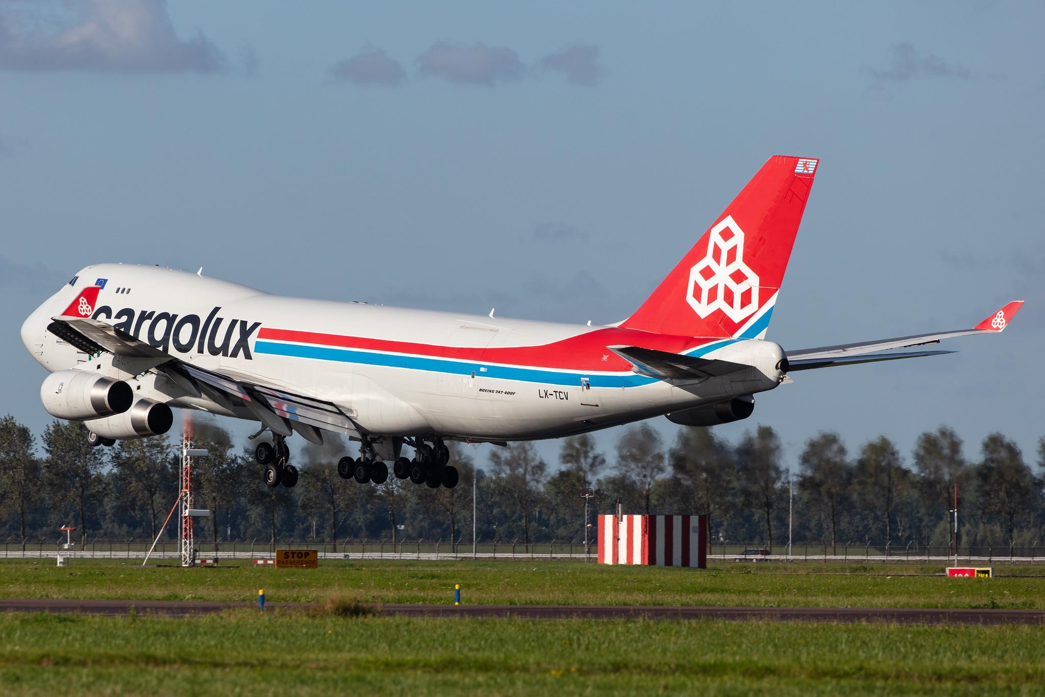 Amsterdam Airport Schiphol: Cargolux Italia (C8 / ICV) |  Boeing 747-4R7(F) B744 | LX-TCV | MSN 30401