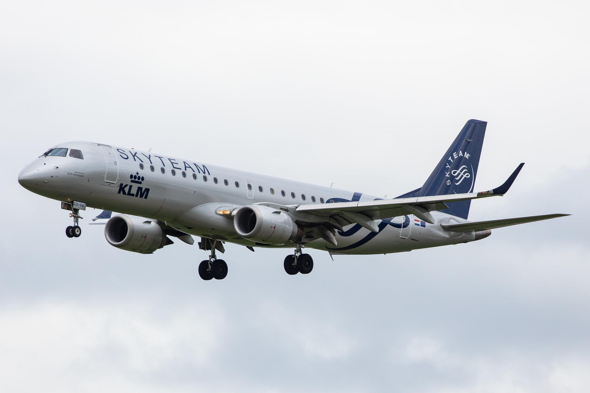 Amsterdam Airport Schiphol: KLM (KL / KLM) |  Livery: SkyTeam Livery | Operator: KLM Cityhopper |  Embraer E190STD E190 | PH-EZX | MSN 19000545