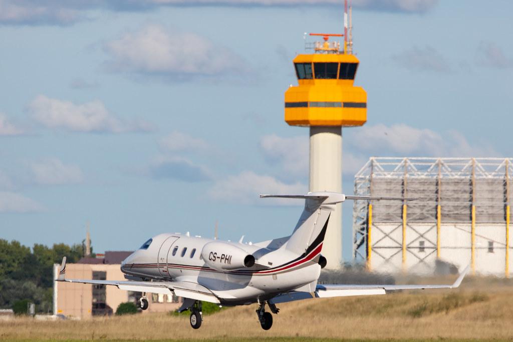 Hamburg Airport: Netjets Europe (/ NJE) | Operator: NetJets |  Embraer Phenom 300 E55P | CS-PHI | MSN 50500332