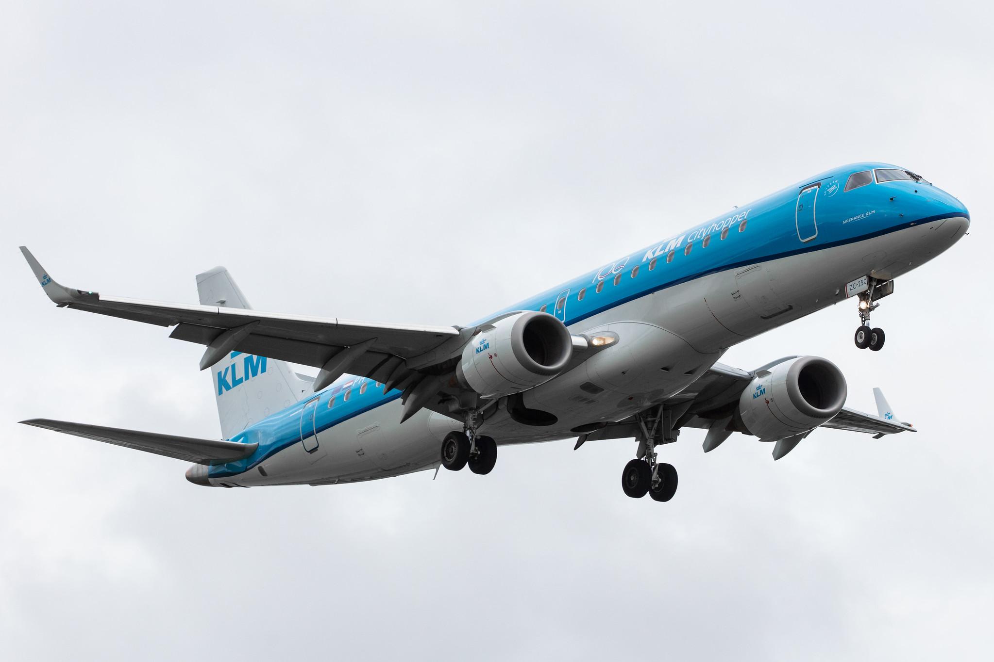 Amsterdam Airport Schiphol: KLM (KL / KLM) | Operator: KLM Cityhopper |  Embraer E190STD E190 | PH-EZC | MSN 19000250