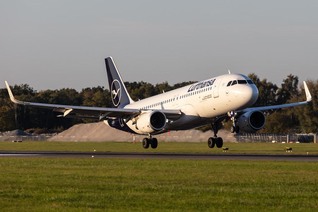 Hamburg Airport: Lufthansa (LH / DLH) |  Airbus A320-214 A320 | D-AIWE | MSN 8680
