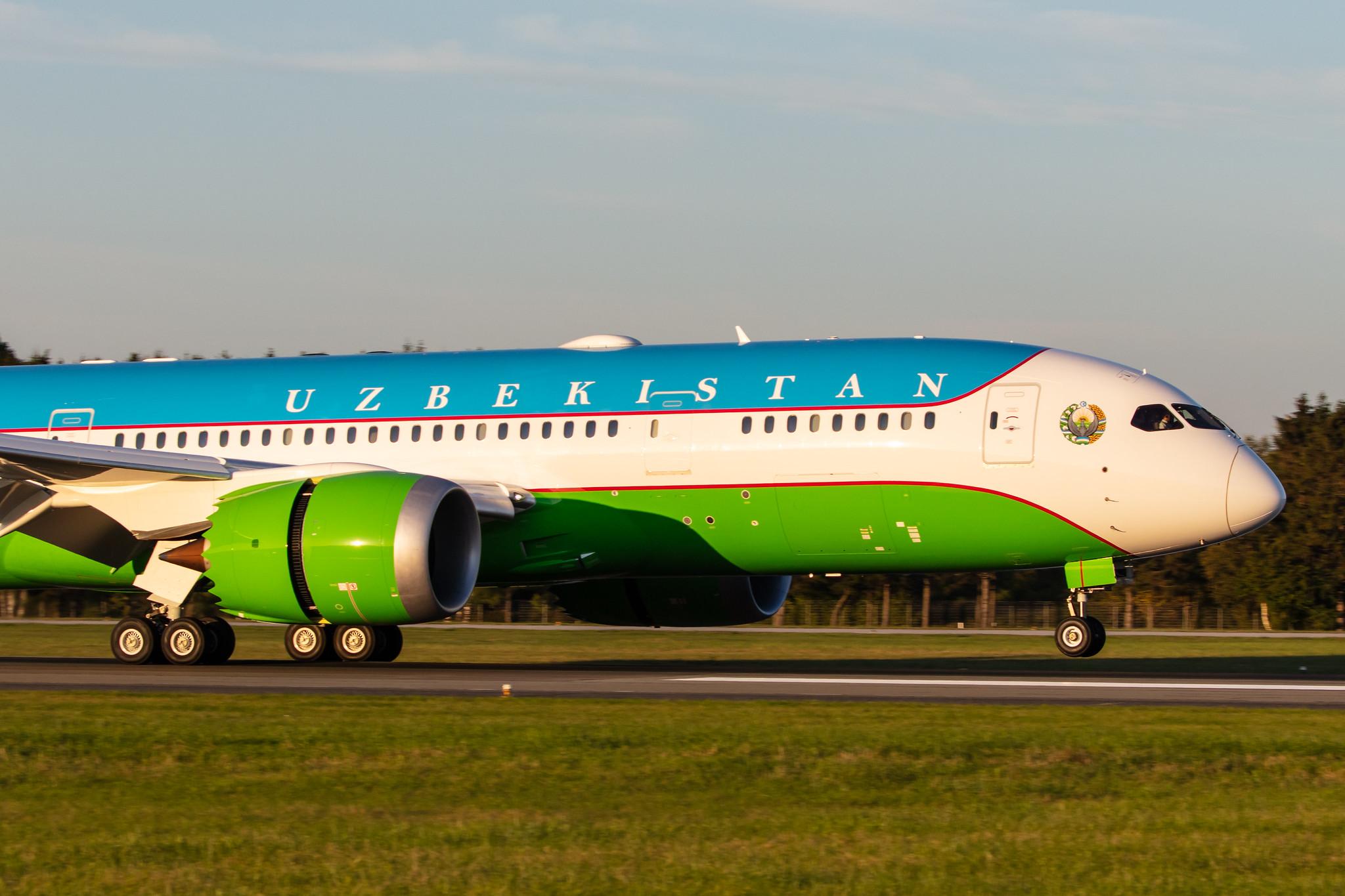 Hamburg Airport: Uzbekistan Airways (HY / UZB) |  Livery: Government |  Boeing 787-8 Dreamliner B788 | UK001 | MSN 64435