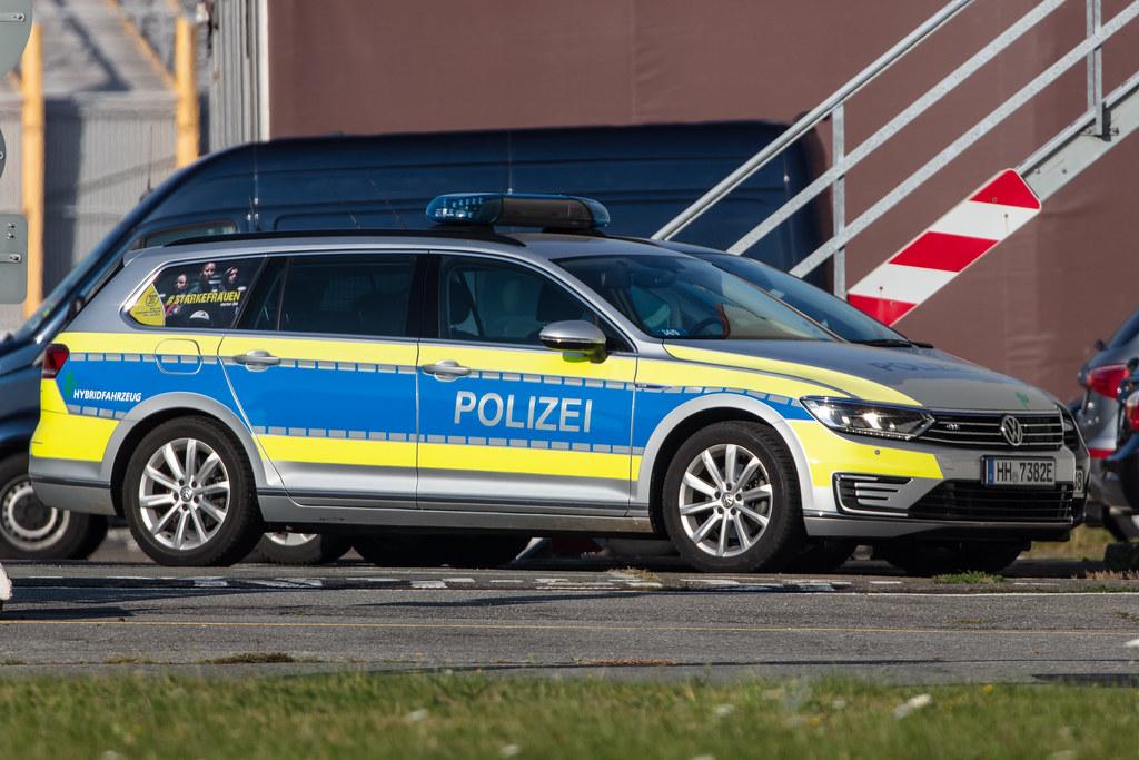 Hamburg Airport: Polizei |