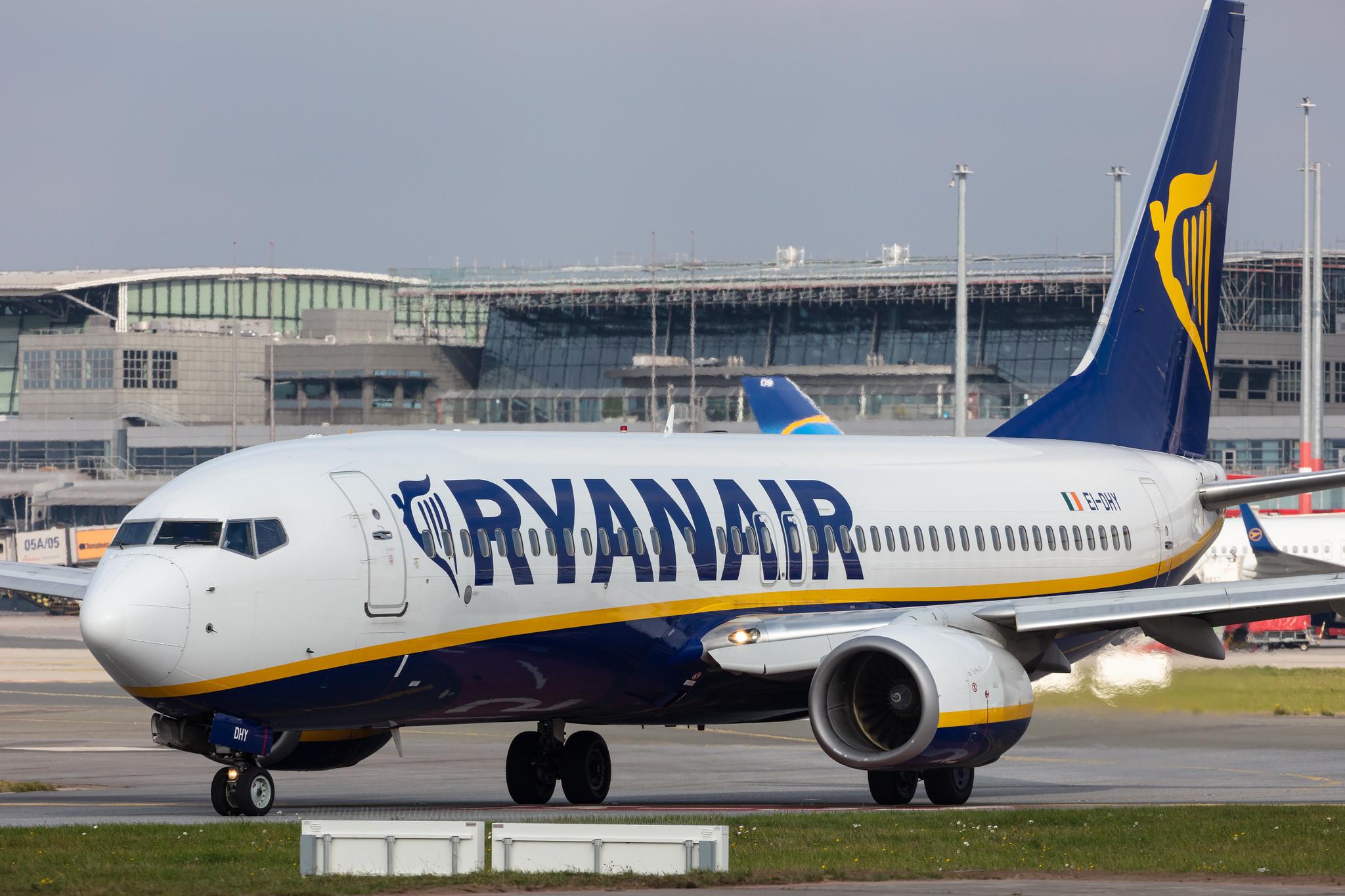 Hamburg Airport: Ryanair (FR / RYR) |  Boeing 737-8AS B738 | EI-DHY | MSN 33824