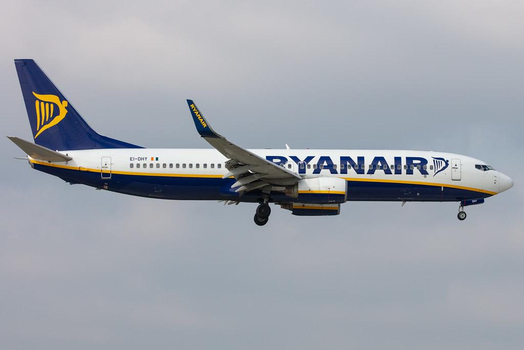 Hamburg Airport: Ryanair (FR / RYR) |  Boeing 737-8AS B738 | EI-DHY | MSN 33824