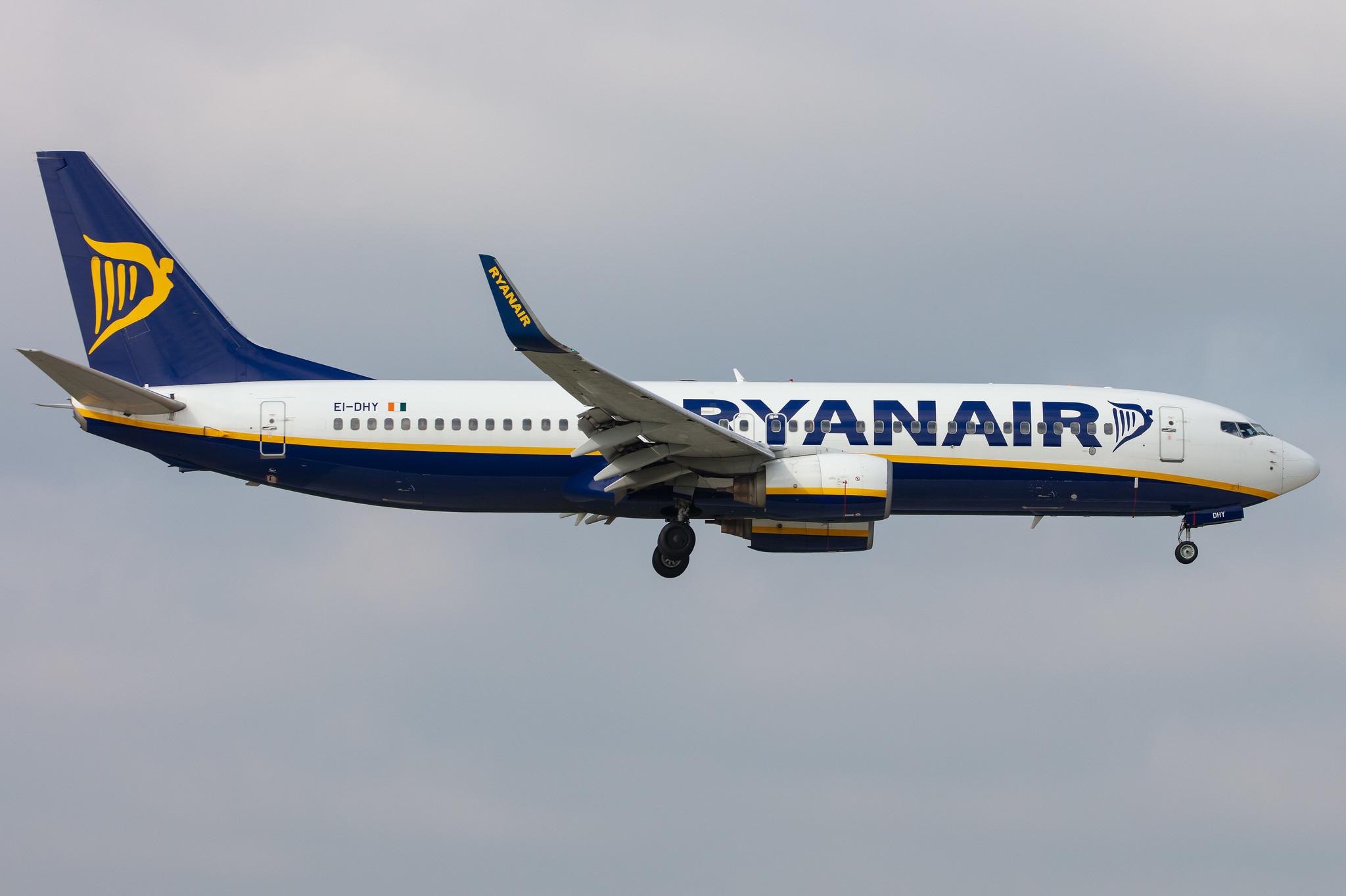 Hamburg Airport: Ryanair (FR / RYR) |  Boeing 737-8AS B738 | EI-DHY | MSN 33824